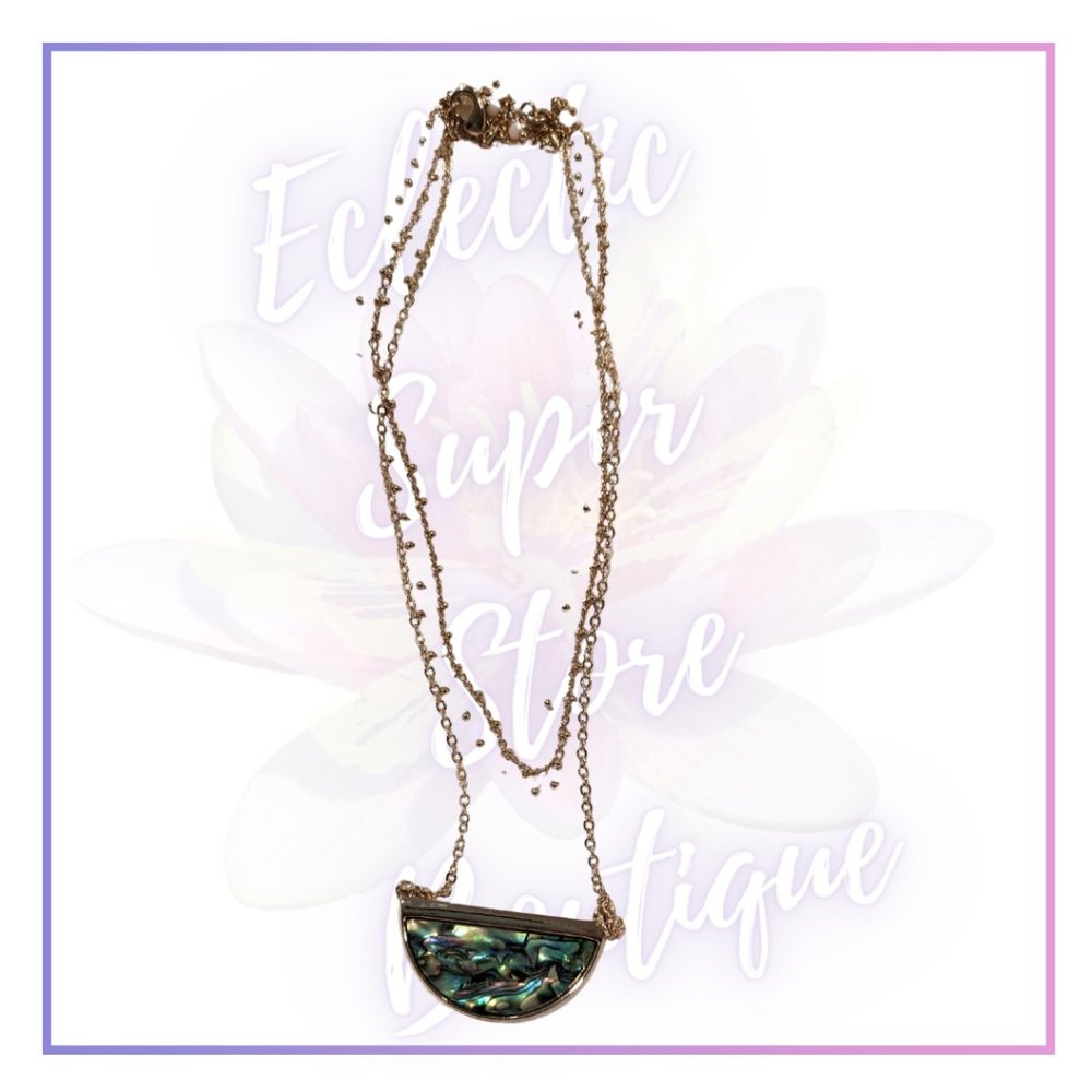 Gorgeous & Elegant Abalone Shell and Clear Faux Crystal Clear Beads Necklace. - Picture 6 of 14